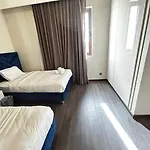 Modern 3Bdr Ancient Sands Tv