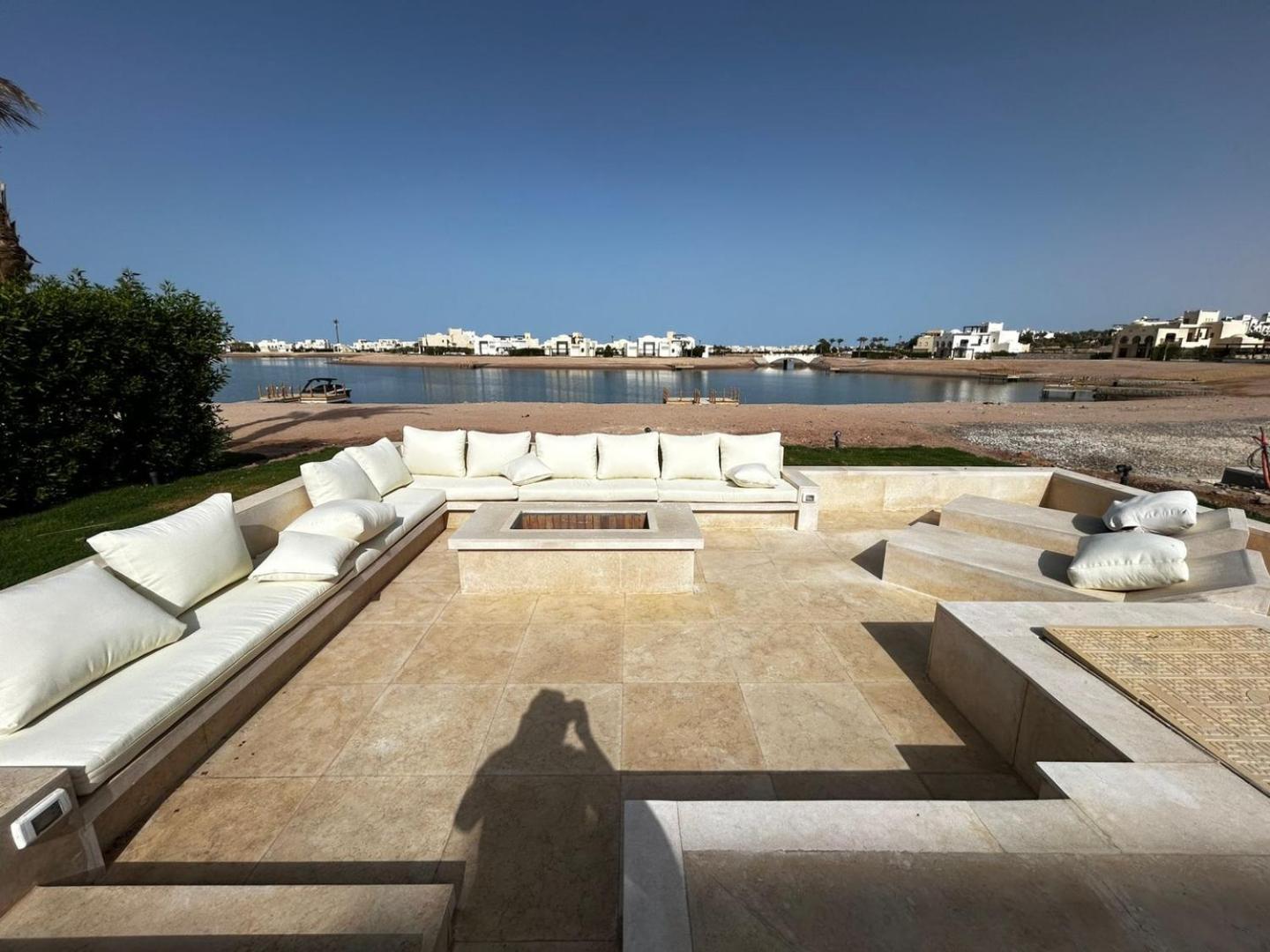 Modern 3bdr Ancient Sands Tv Villa *